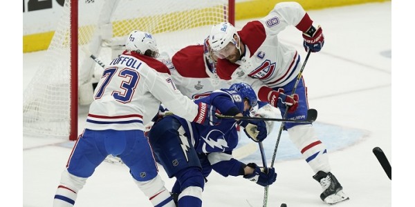 Tampa Bay Lightning wint de eerste wedstrijd van de Stanley Cup Finals